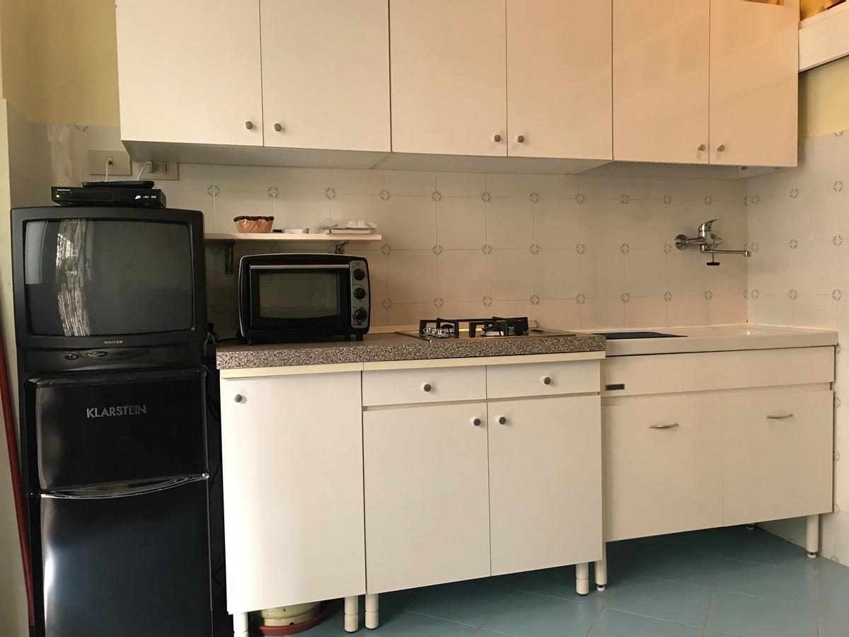 Flat Low Cost Sperlonga Bagian luar foto